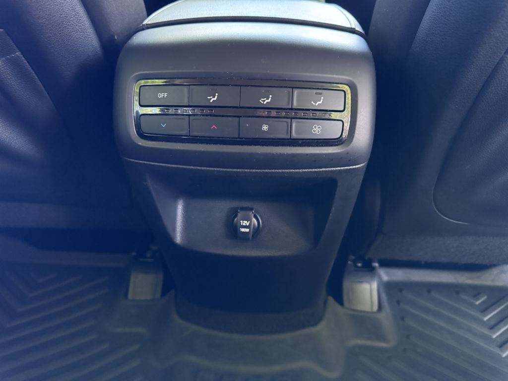 Photo 31 of this HYUNDAI PALISADE