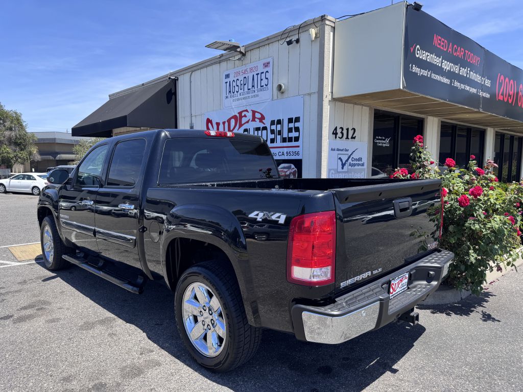 Photo 15 of this GMC SIERRA