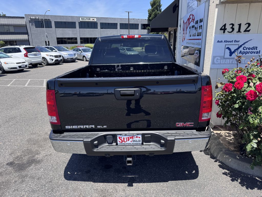 Photo 16 of this GMC SIERRA