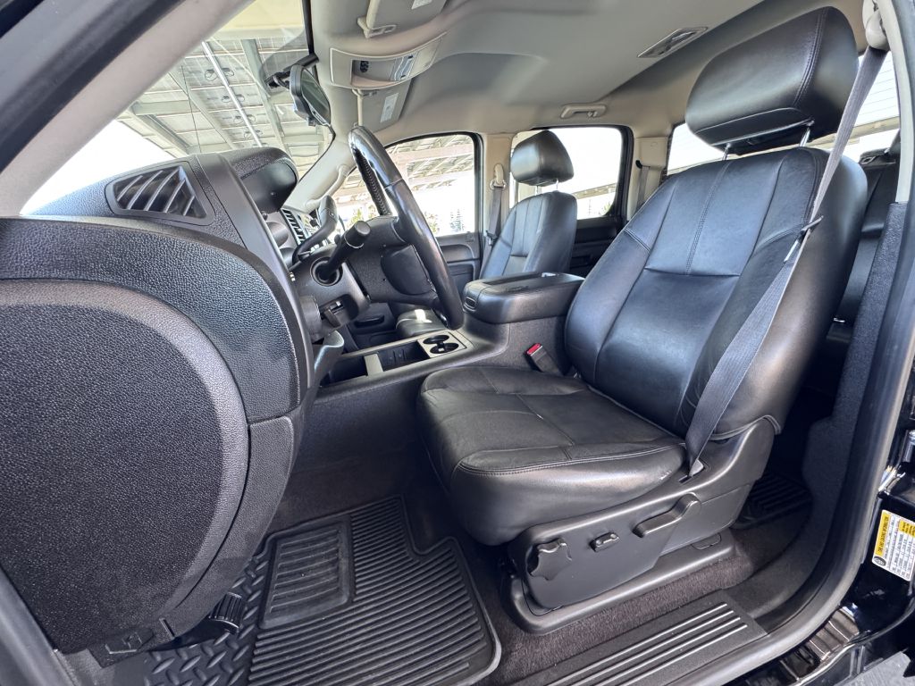 Photo 18 of this GMC SIERRA