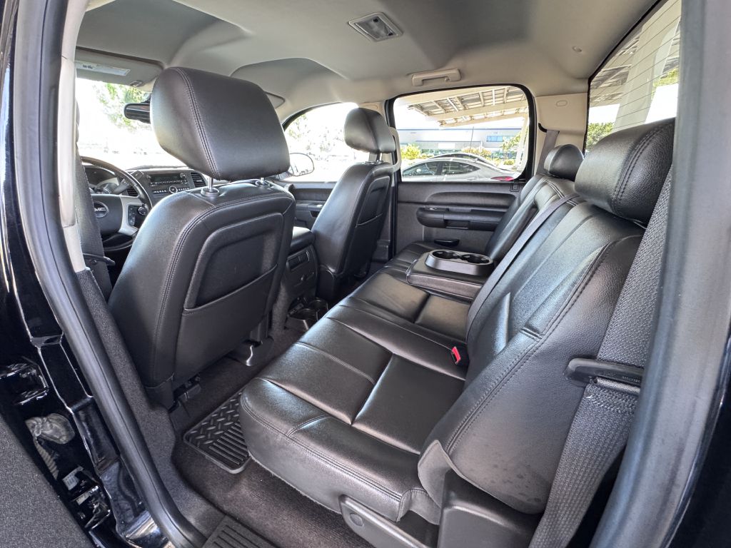 Photo 19 of this GMC SIERRA