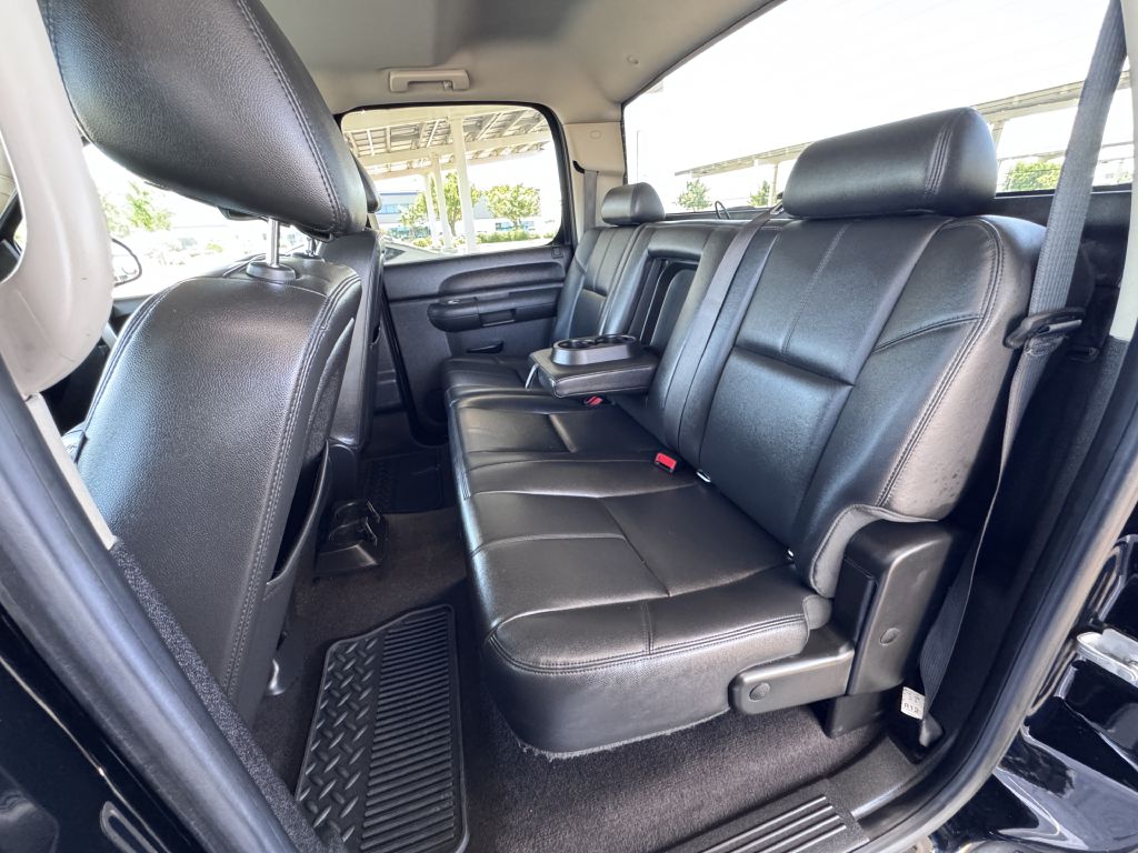 Photo 20 of this GMC SIERRA