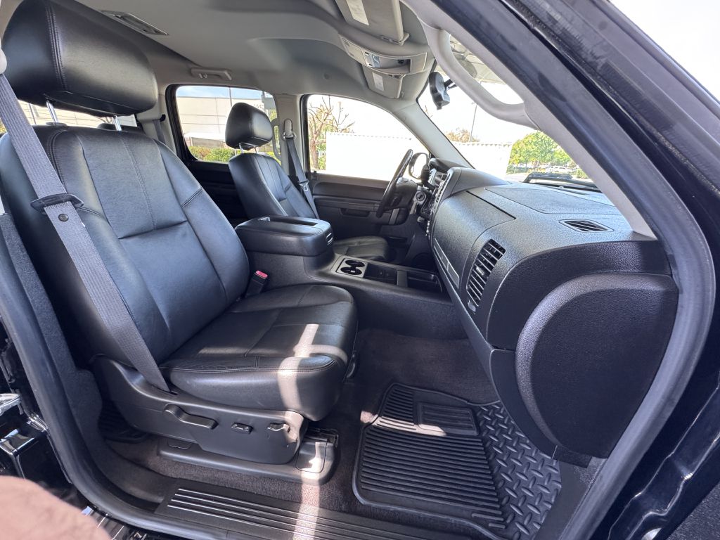 Photo 24 of this GMC SIERRA