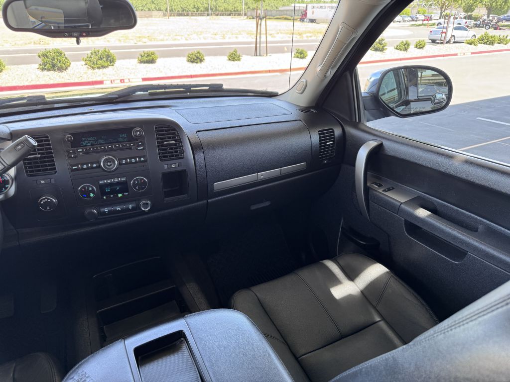 Photo 26 of this GMC SIERRA