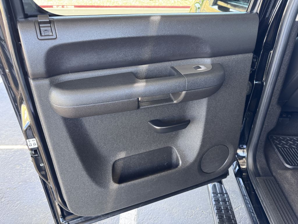 Photo 36 of this GMC SIERRA
