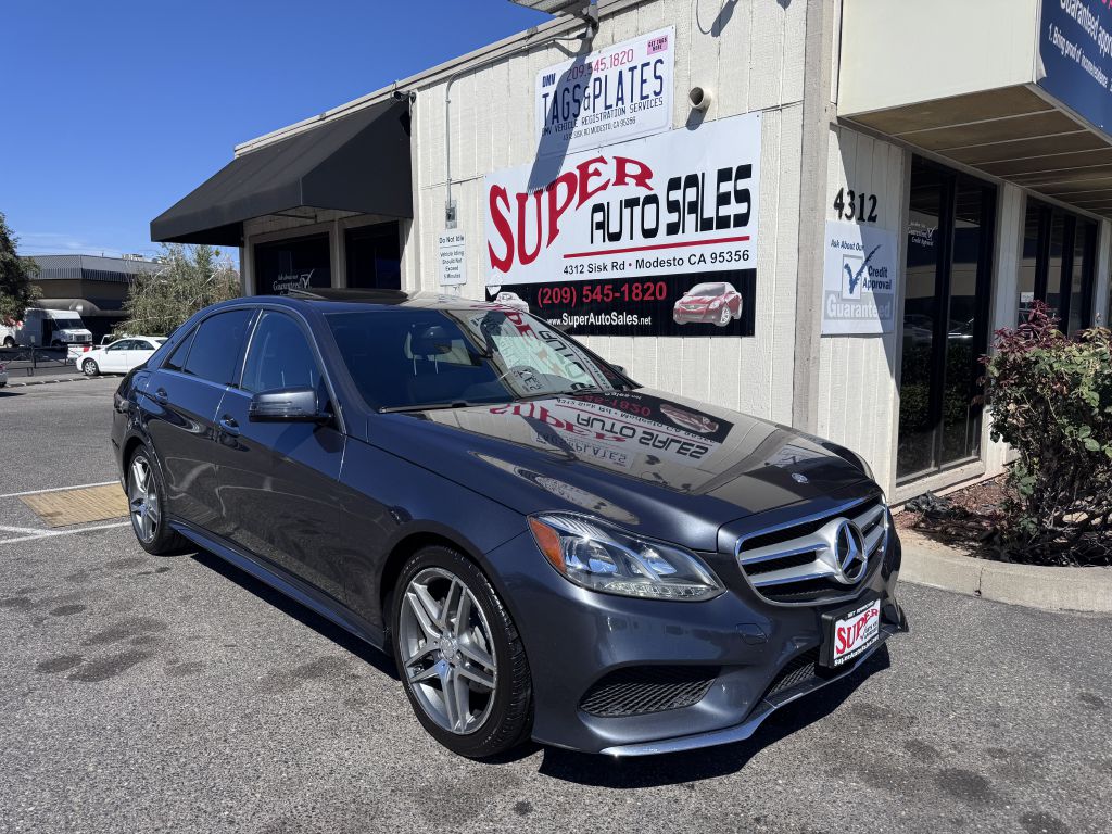 Photo 2 of this MERCEDES-BENZ E-CLASS