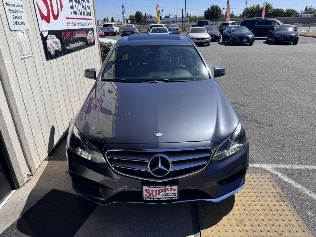 Photo 8 of this MERCEDES-BENZ E-CLASS