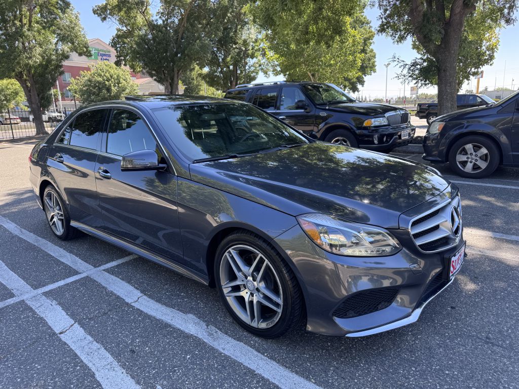 Photo 45 of this MERCEDES-BENZ E-CLASS