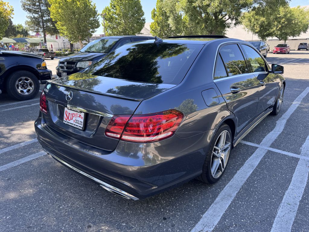 Photo 47 of this MERCEDES-BENZ E-CLASS