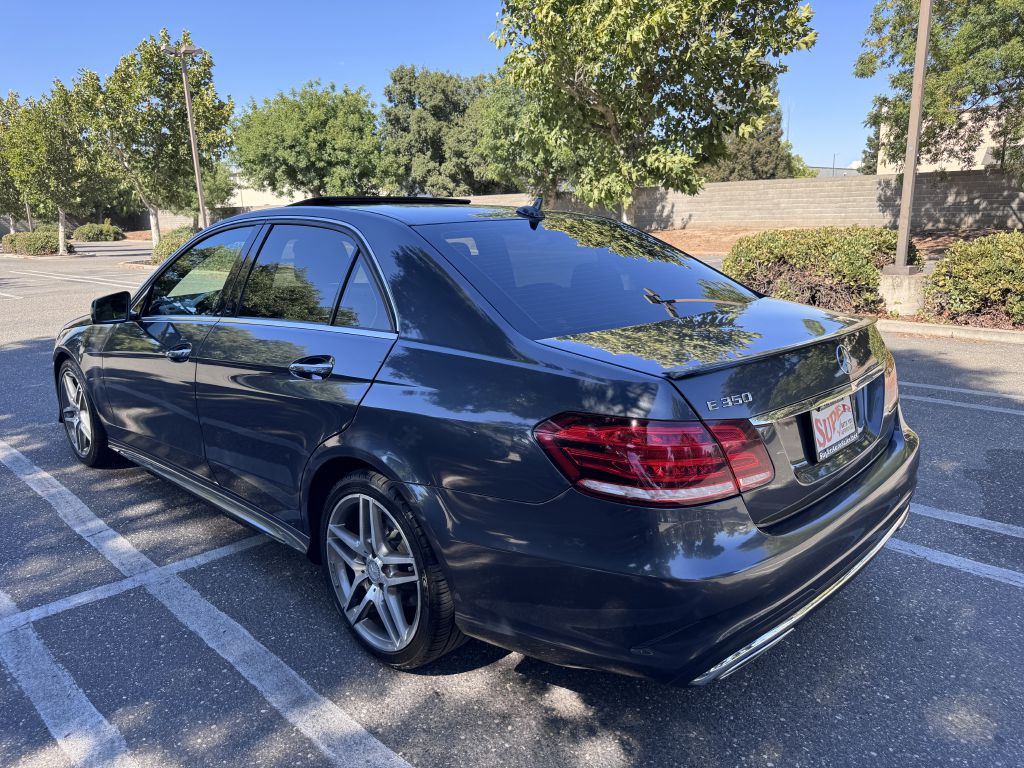 Photo 49 of this MERCEDES-BENZ E-CLASS