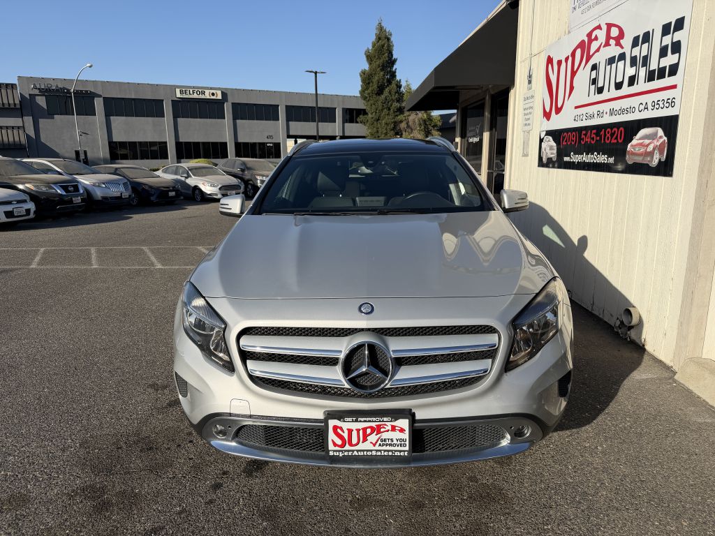 Photo 4 of this MERCEDES-BENZ GLA