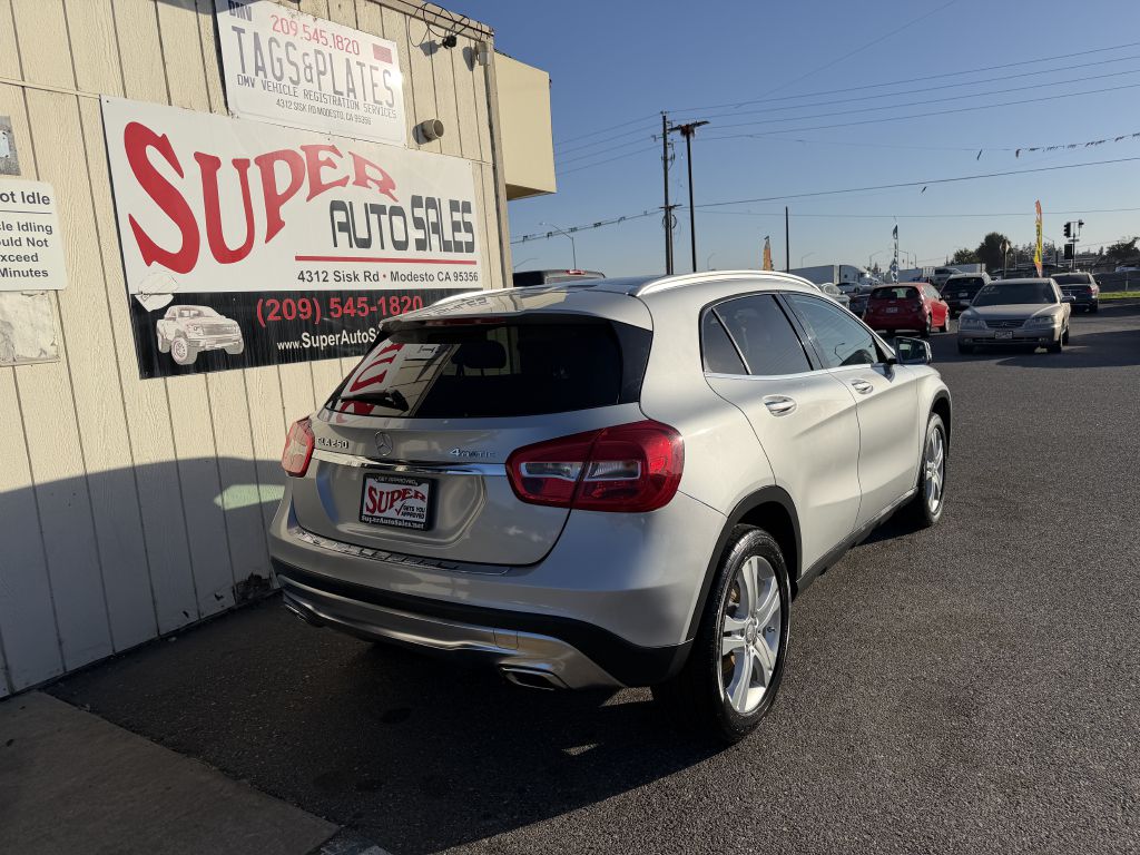 Photo 6 of this MERCEDES-BENZ GLA