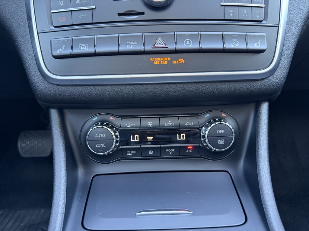 Photo 37 of this MERCEDES-BENZ GLA