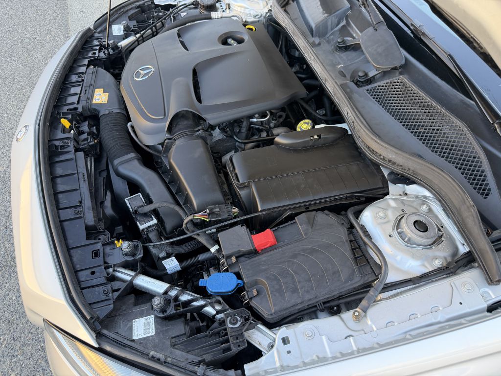 Photo 41 of this MERCEDES-BENZ GLA