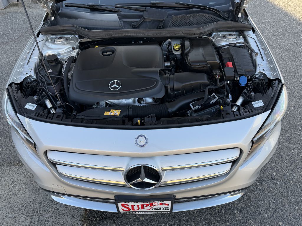 Photo 42 of this MERCEDES-BENZ GLA