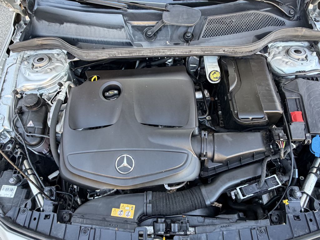 Photo 43 of this MERCEDES-BENZ GLA
