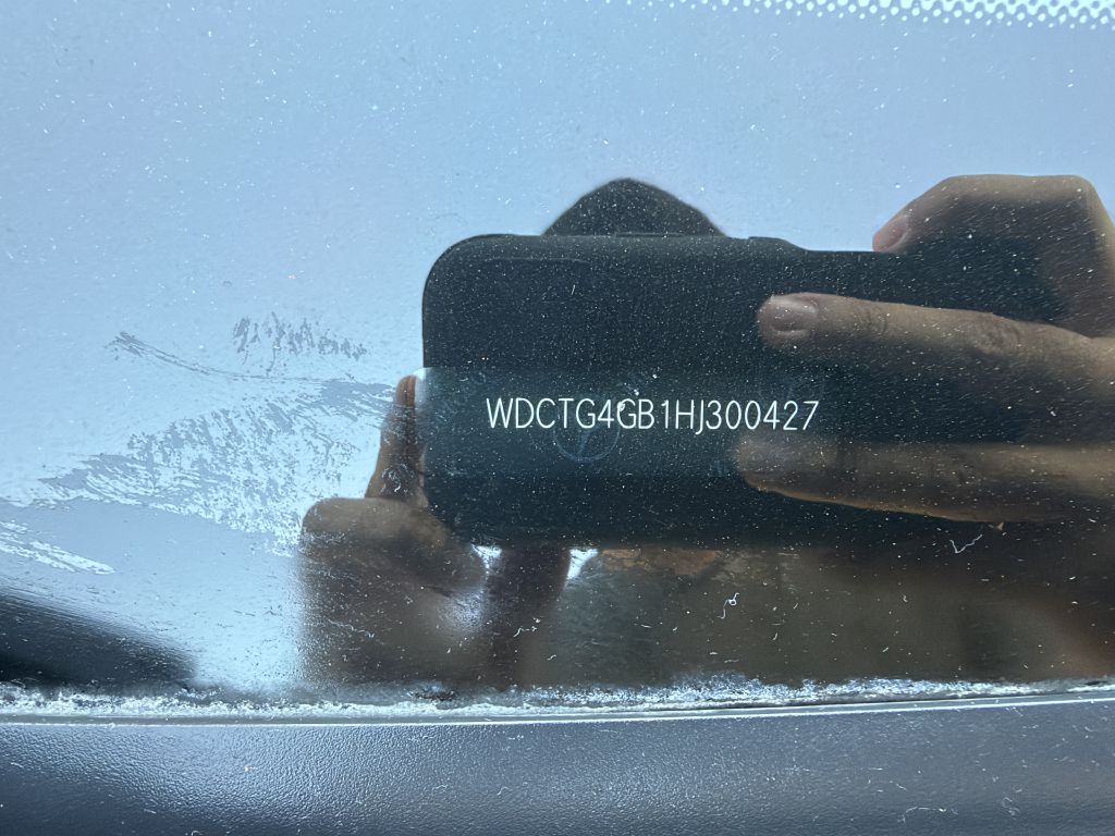 Photo 49 of this MERCEDES-BENZ GLA