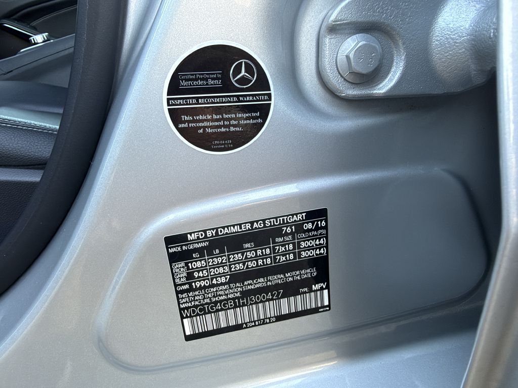 Photo 50 of this MERCEDES-BENZ GLA