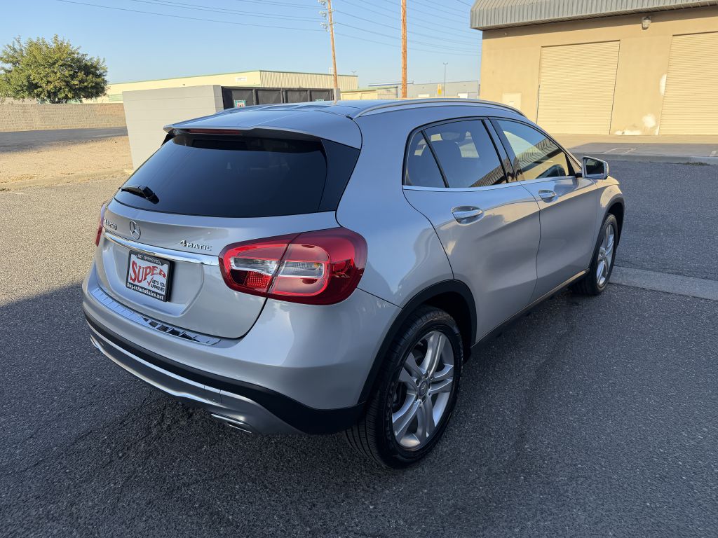 Photo 57 of this MERCEDES-BENZ GLA