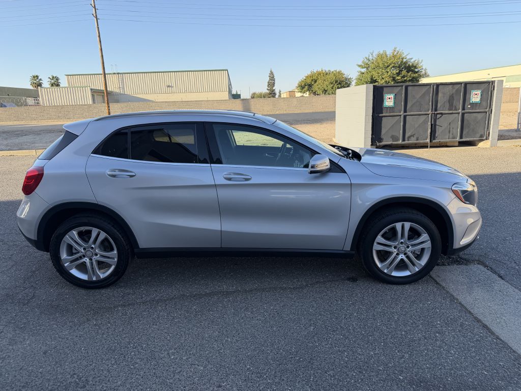 Photo 58 of this MERCEDES-BENZ GLA