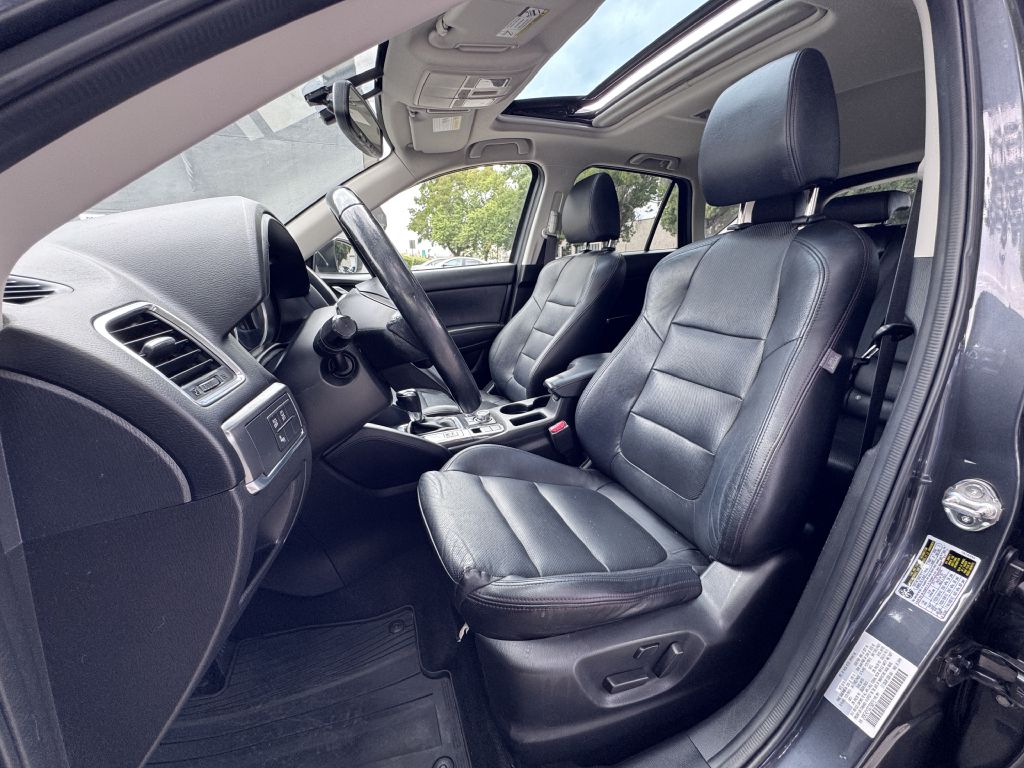 Photo 13 of this MAZDA CX-5