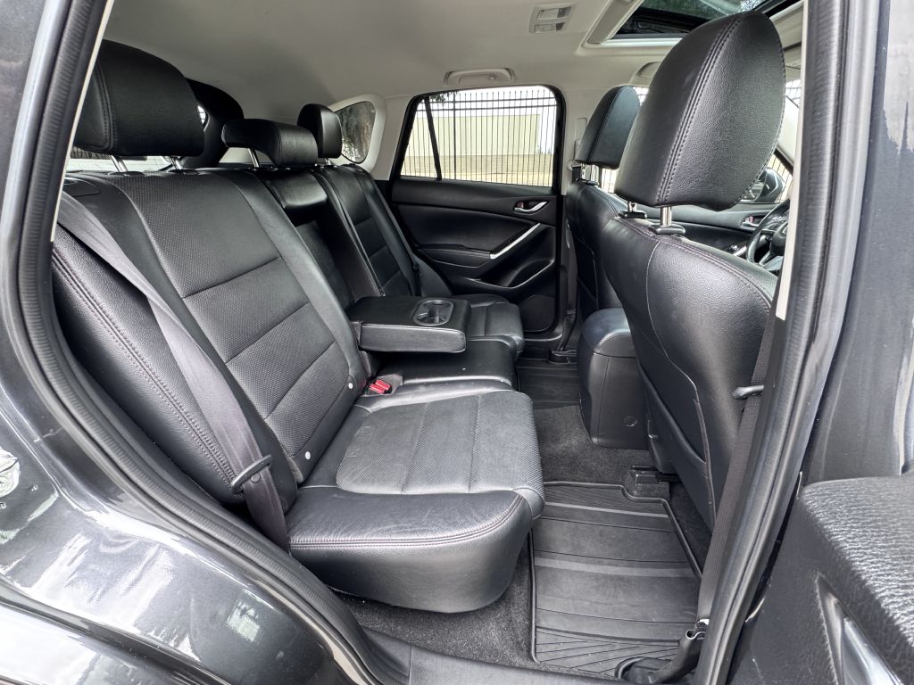 Photo 17 of this MAZDA CX-5