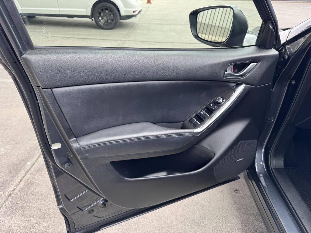 Photo 34 of this MAZDA CX-5