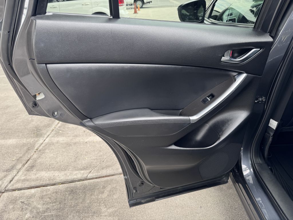 Photo 35 of this MAZDA CX-5