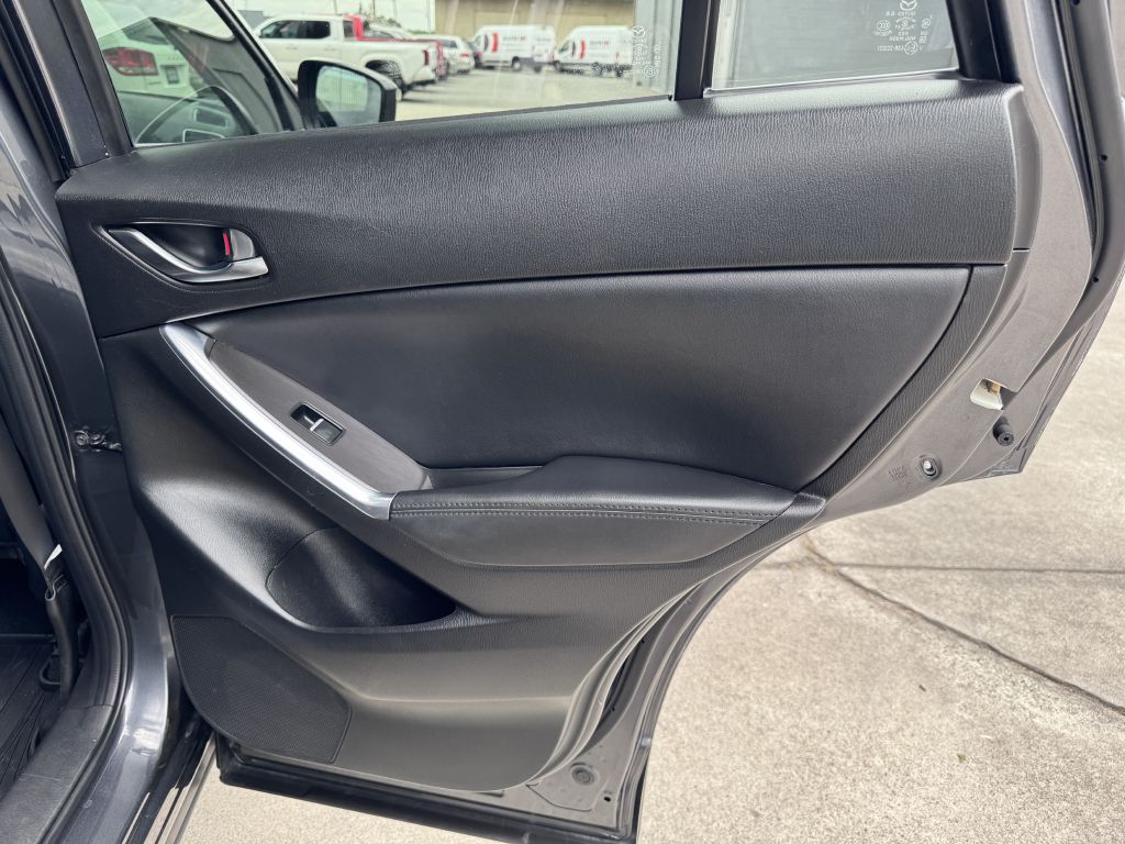 Photo 36 of this MAZDA CX-5