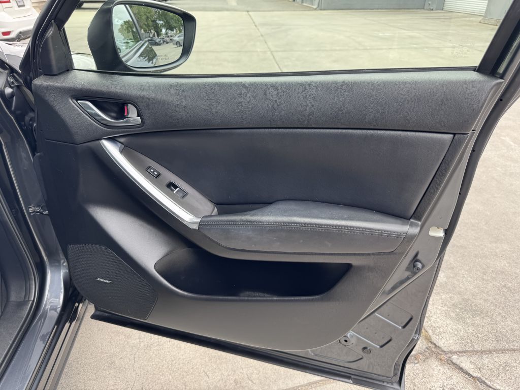 Photo 37 of this MAZDA CX-5