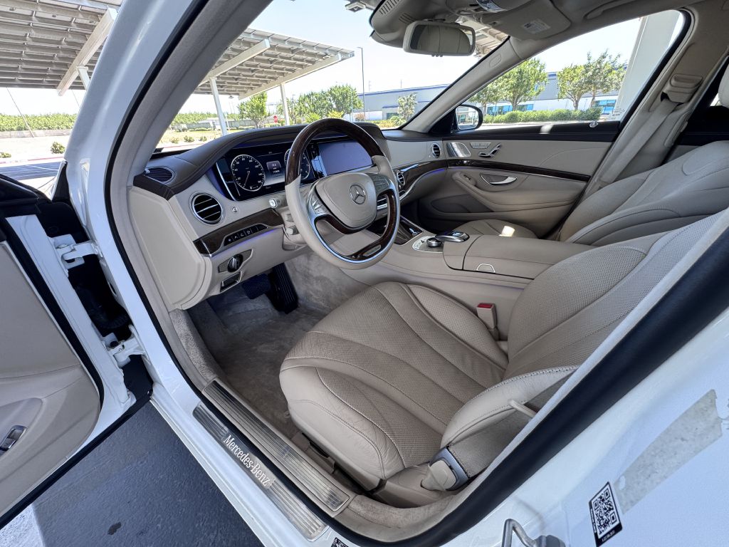 Photo 13 of this MERCEDES-BENZ S-CLASS