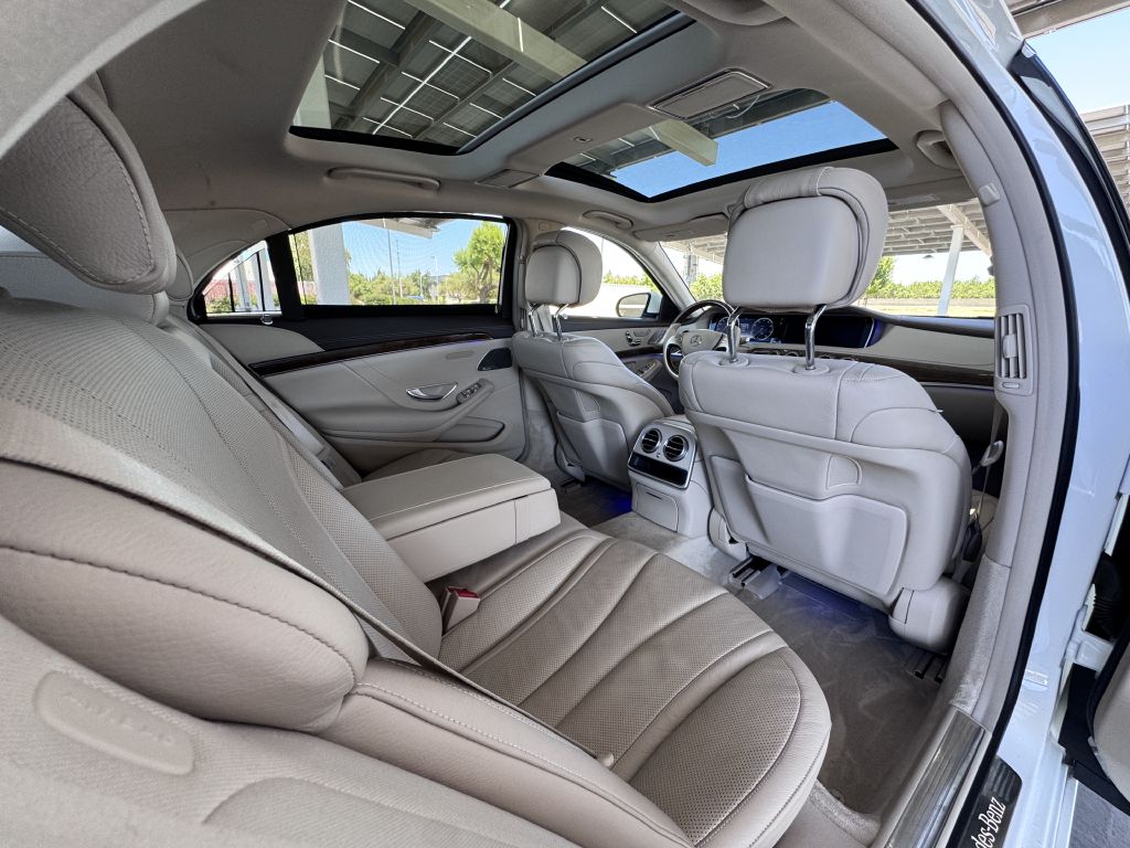Photo 17 of this MERCEDES-BENZ S-CLASS