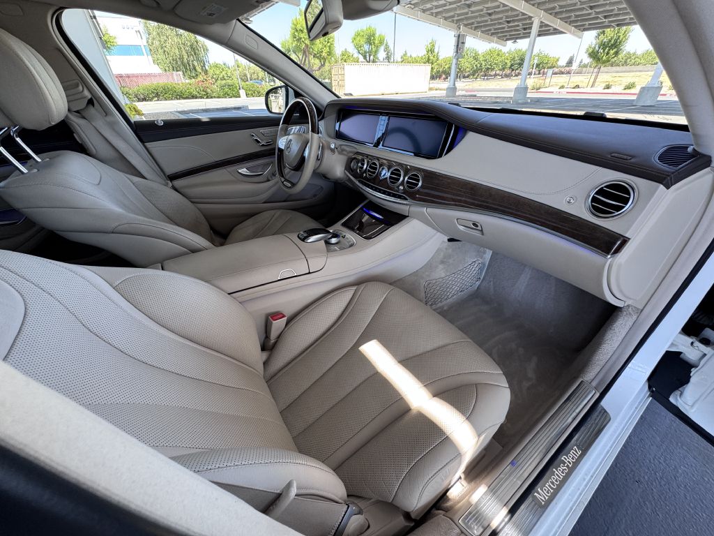 Photo 19 of this MERCEDES-BENZ S-CLASS