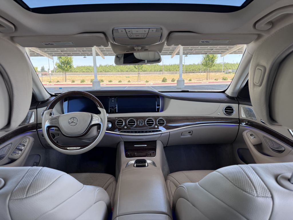 Photo 23 of this MERCEDES-BENZ S-CLASS