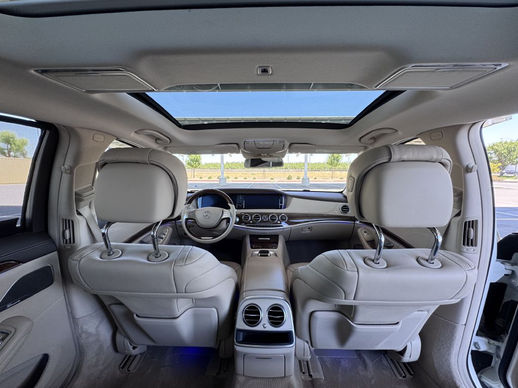 Photo 24 of this MERCEDES-BENZ S-CLASS