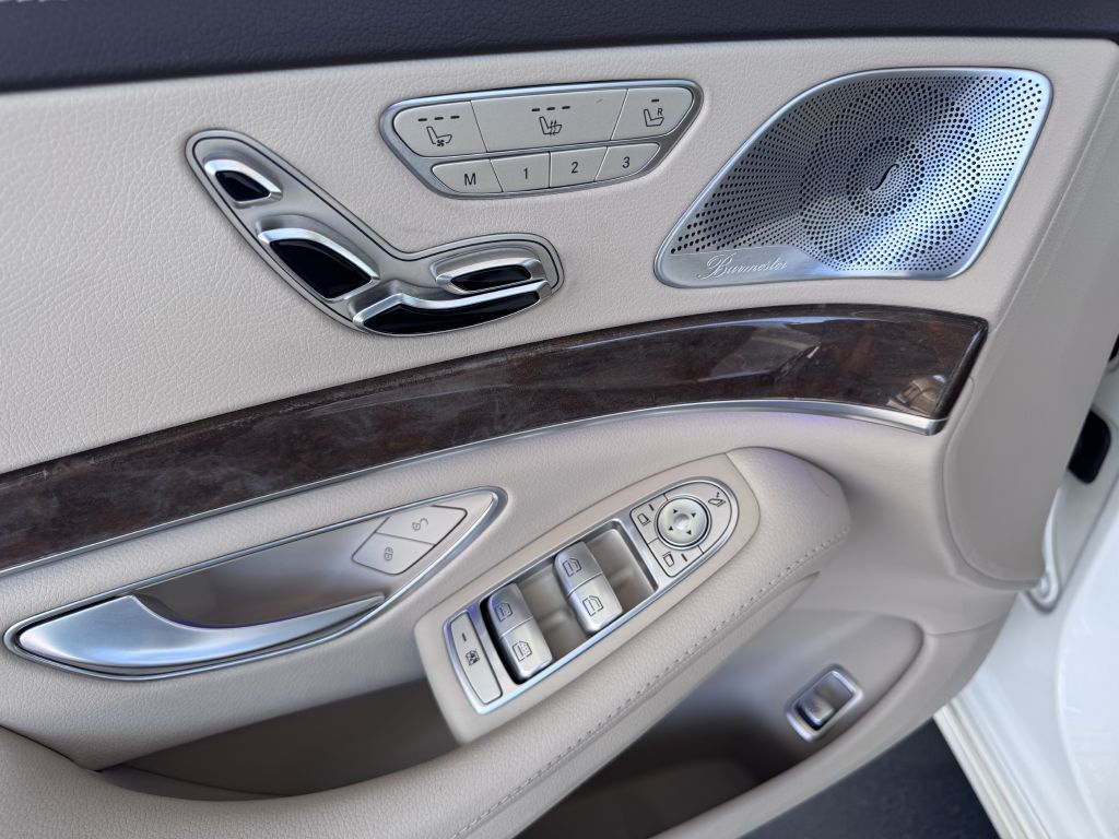 Photo 29 of this MERCEDES-BENZ S-CLASS