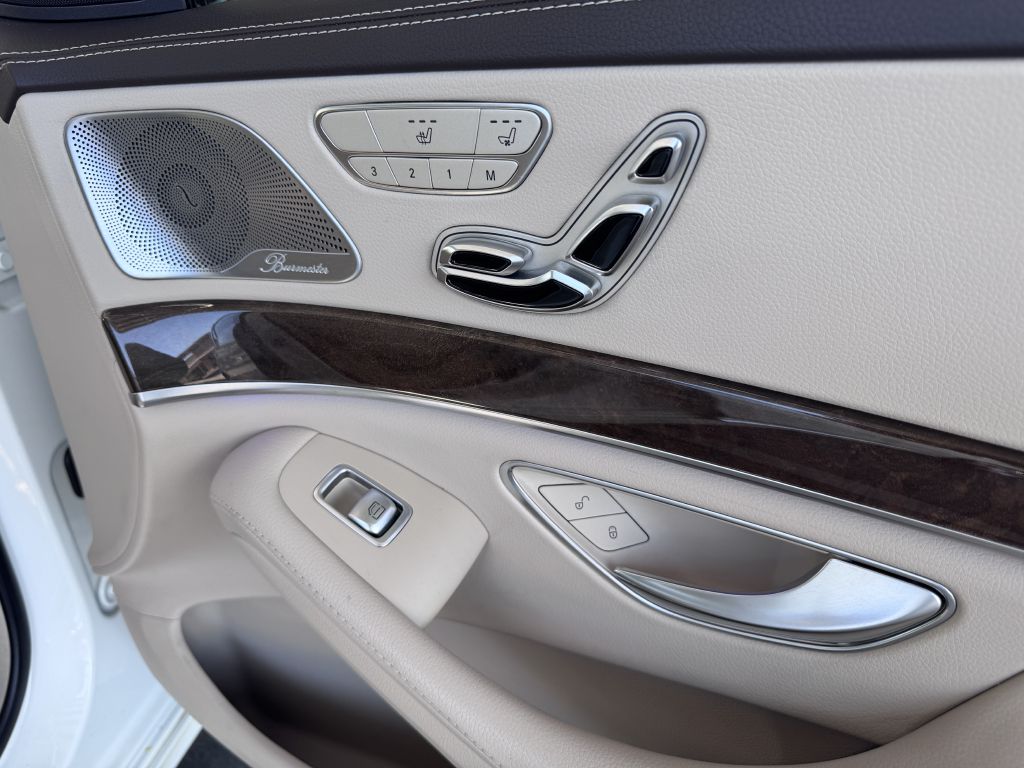 Photo 32 of this MERCEDES-BENZ S-CLASS