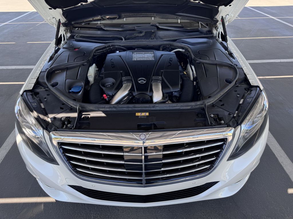 Photo 34 of this MERCEDES-BENZ S-CLASS