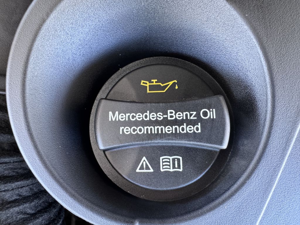 Photo 41 of this MERCEDES-BENZ S-CLASS