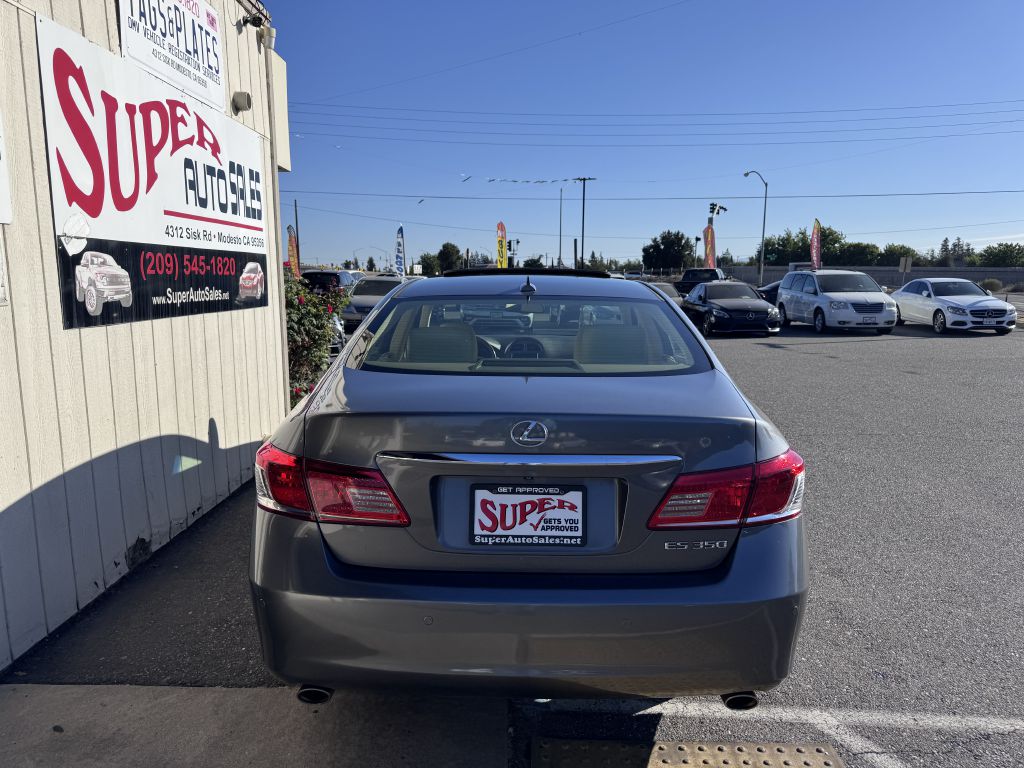 Photo 7 of this LEXUS ES