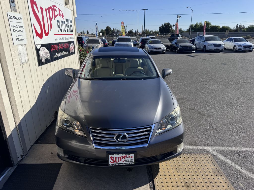 Photo 10 of this LEXUS ES