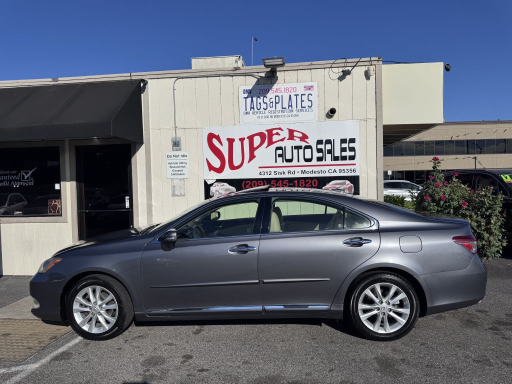 Photo 12 of this LEXUS ES