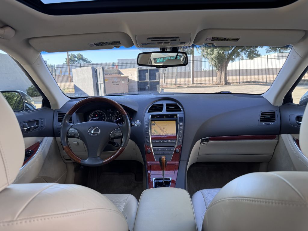 Photo 25 of this LEXUS ES