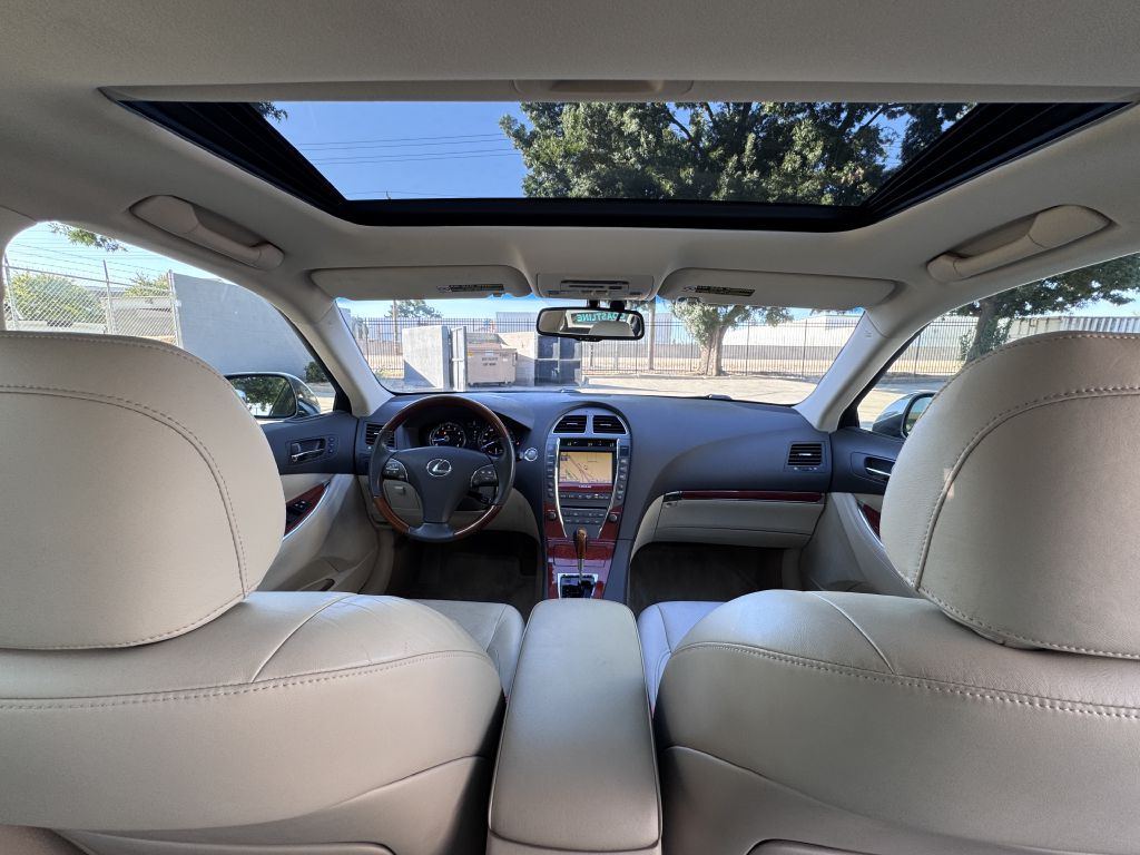 Photo 26 of this LEXUS ES