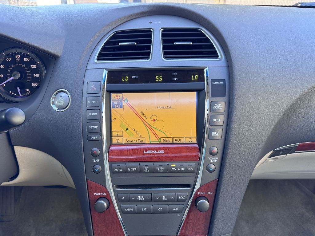 Photo 27 of this LEXUS ES