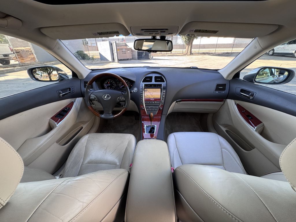 Photo 30 of this LEXUS ES