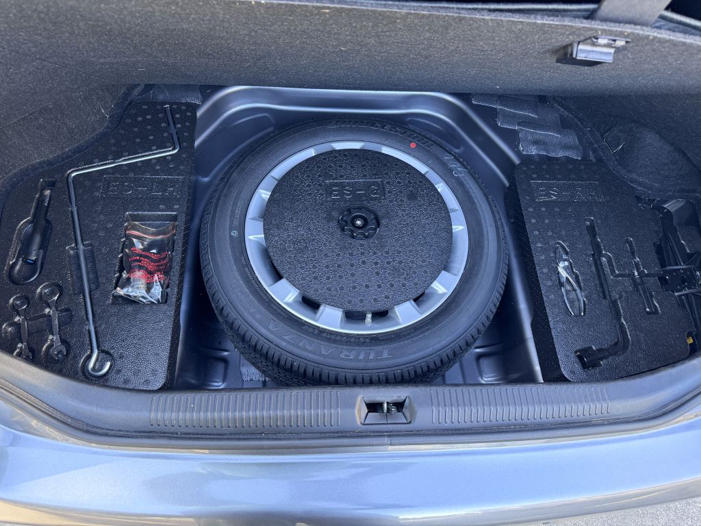 Photo 46 of this LEXUS ES