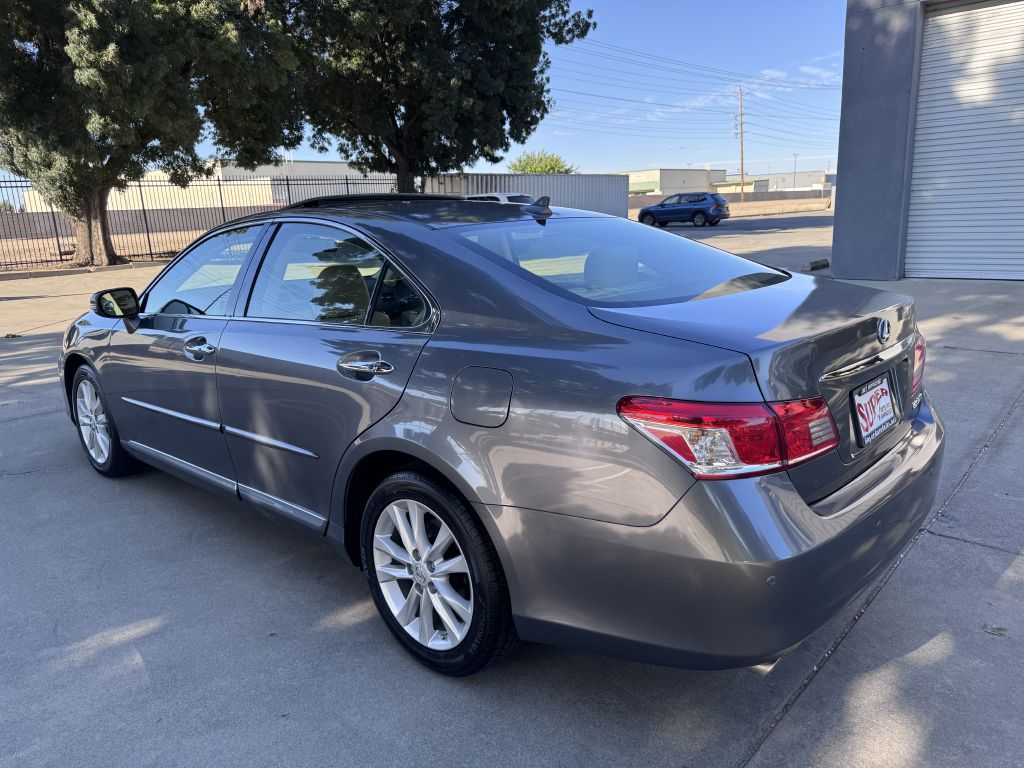 Photo 63 of this LEXUS ES