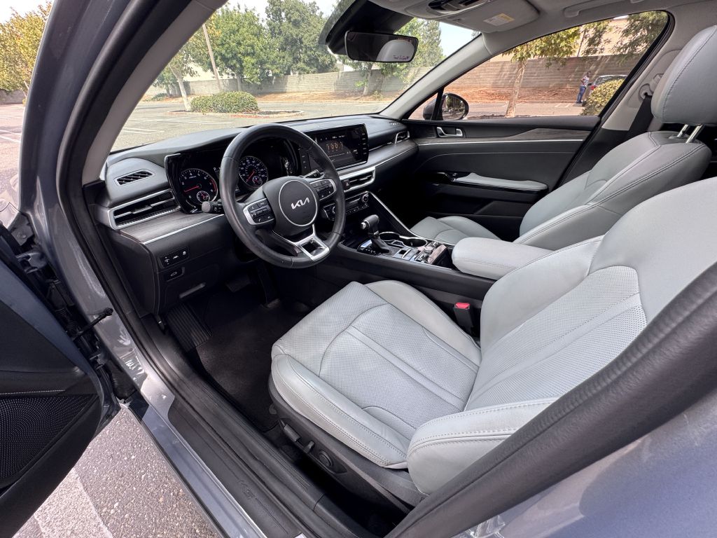 Photo 13 of this KIA K5