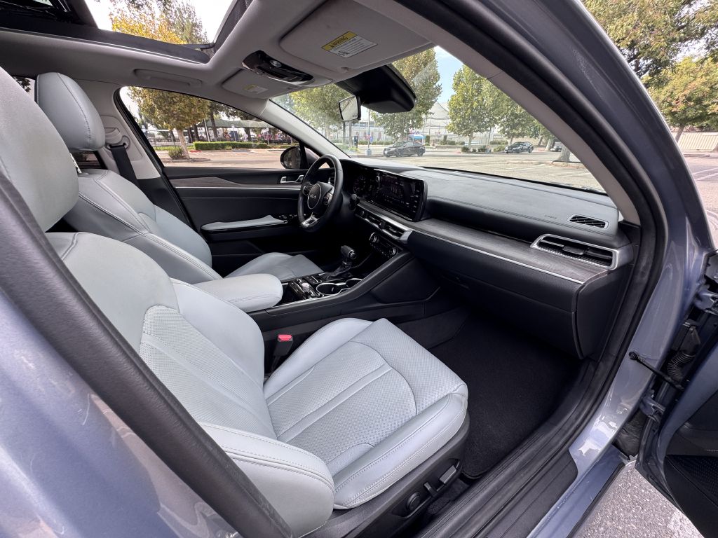 Photo 19 of this KIA K5